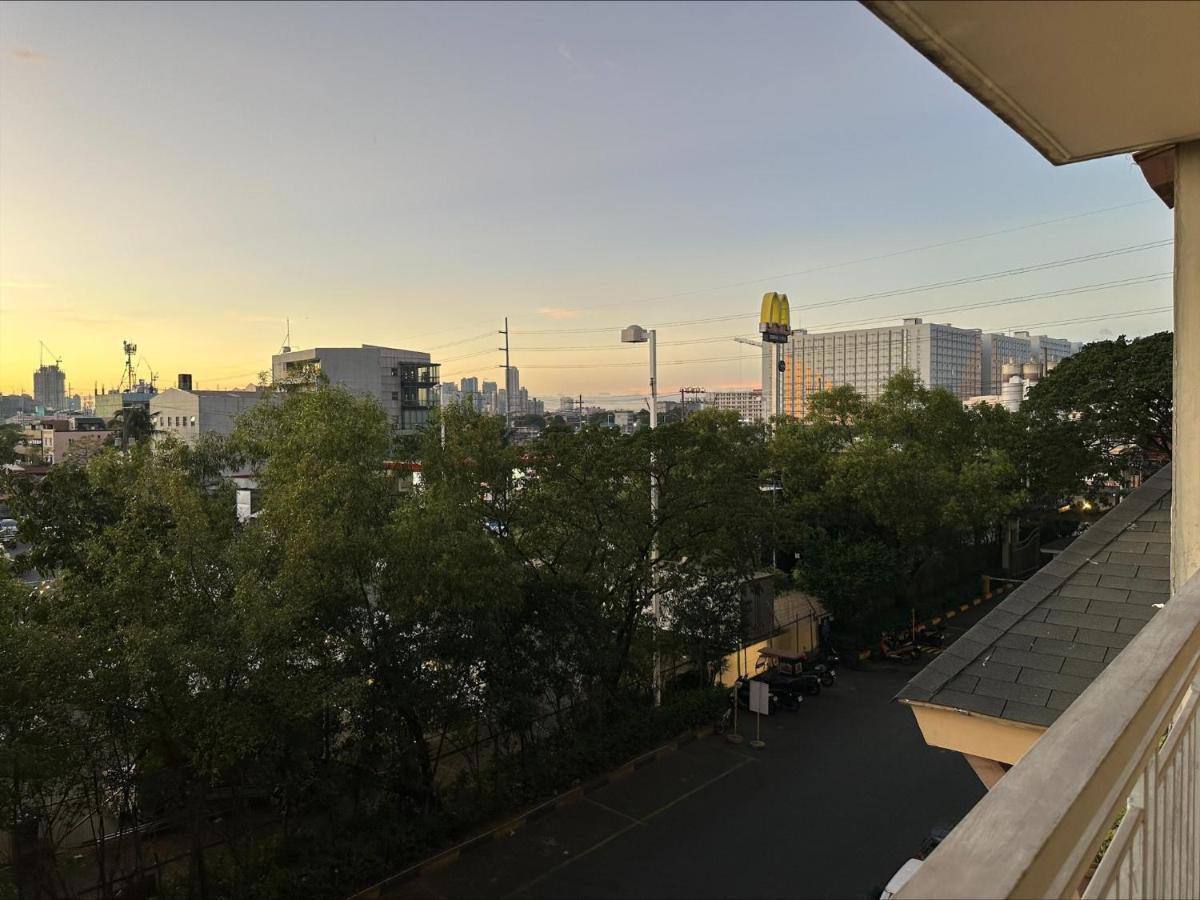 East Ortigas Mansions By Ma * Manila